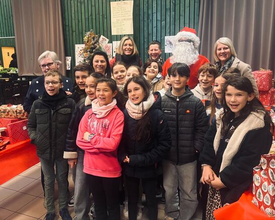 Boîtes de Noël solidaires : Le CMJ apporte un peu de chaleur à ceux qui en ont besoin