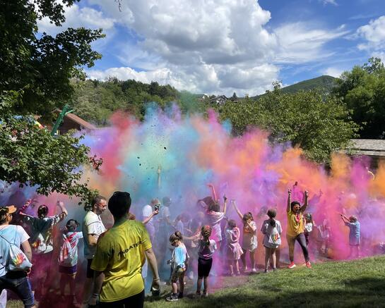 Une fête des familles haute en couleur !